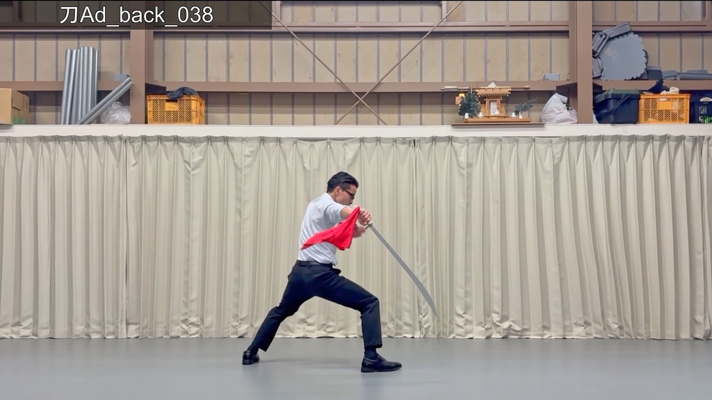 スーツアクション動画・写真資料【 刀 】動作A_衣装d・Yシャツ(袖まくり)