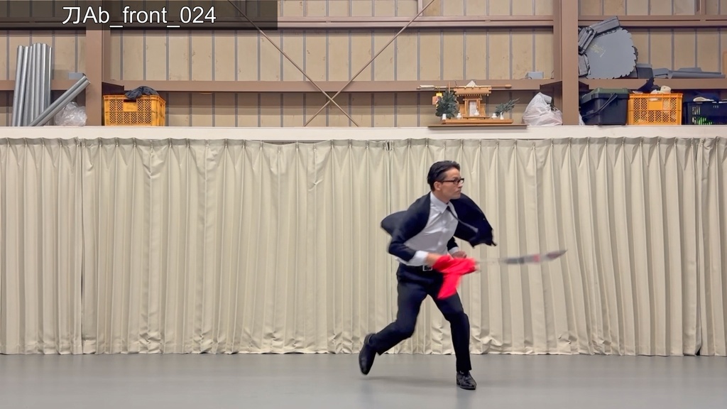 スーツアクション動画・写真資料【 刀 】動作A_衣装b・ジャケット有(ボタンあけ)
