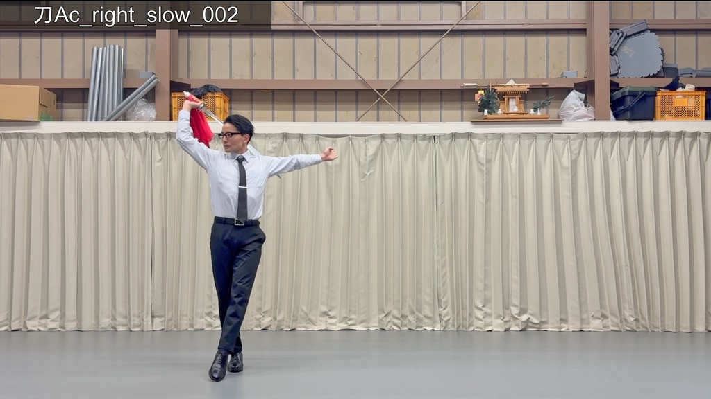 スーツアクション動画・写真資料【 刀 】動作A_衣装c・Yシャツ(袖のばし)