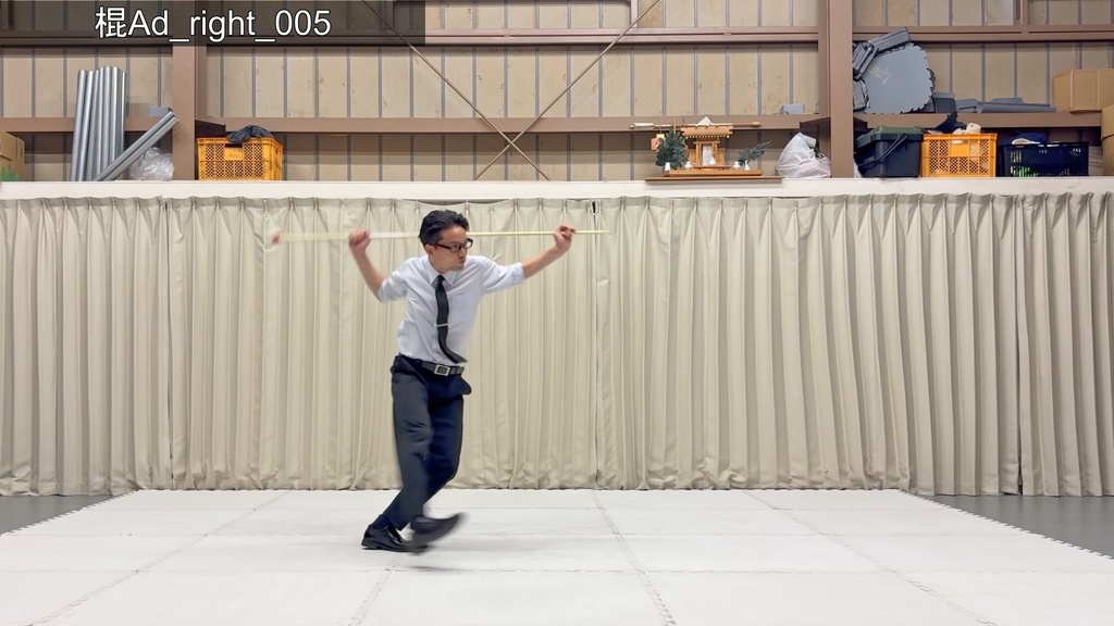 スーツアクション動画・写真資料【 棍 】動作A_衣装d・Yシャツ(袖まくり)