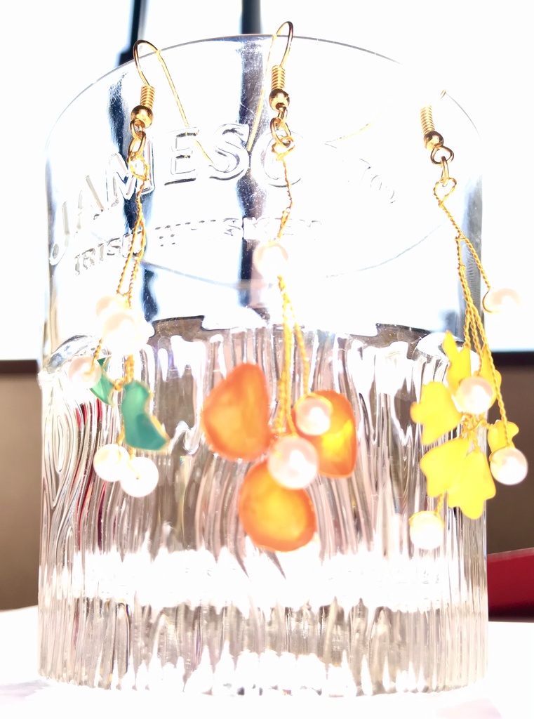 ナナイロのピアス