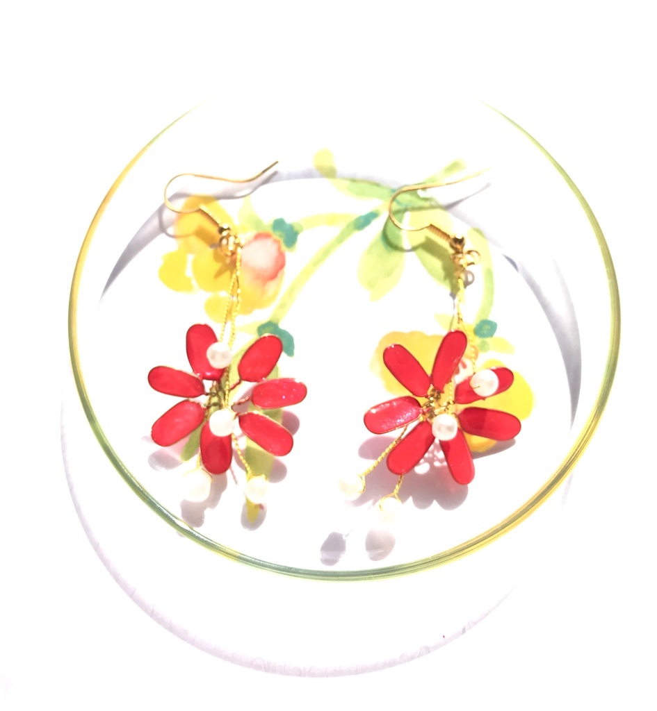 ナナイロのピアス