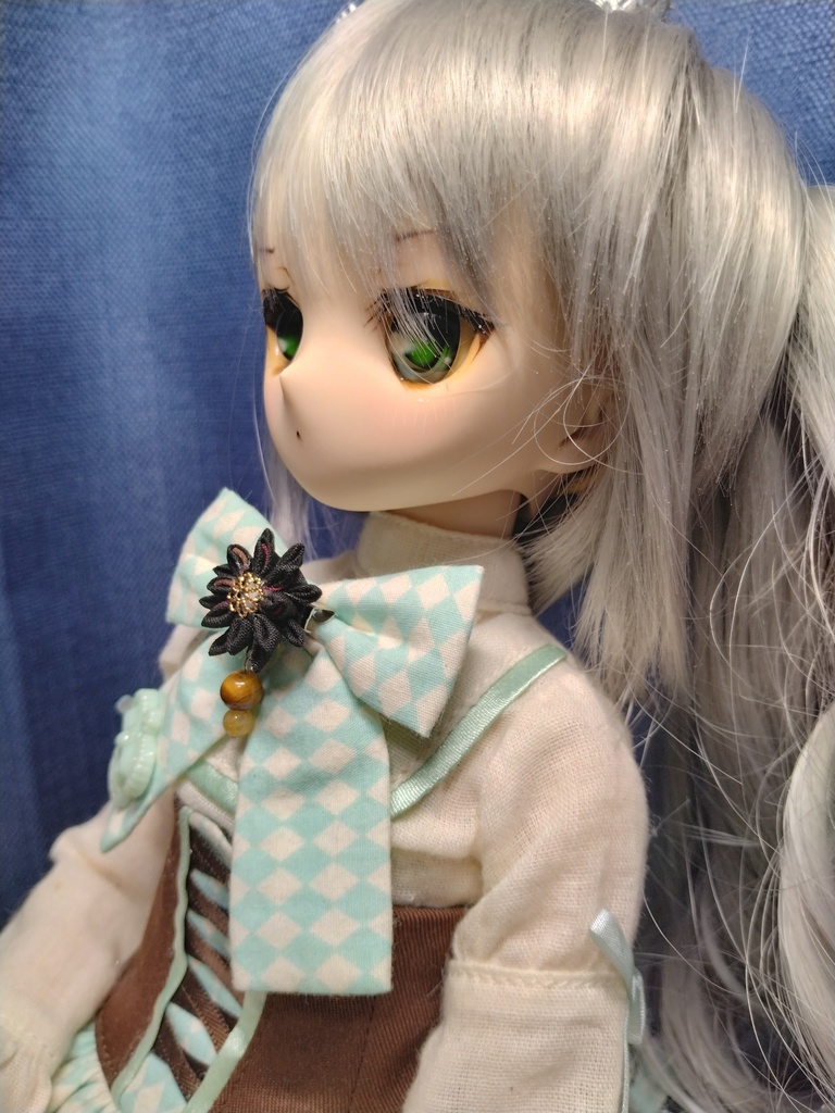 【値下げしました】ドールとお揃いデザインのストラップ&ブローチ