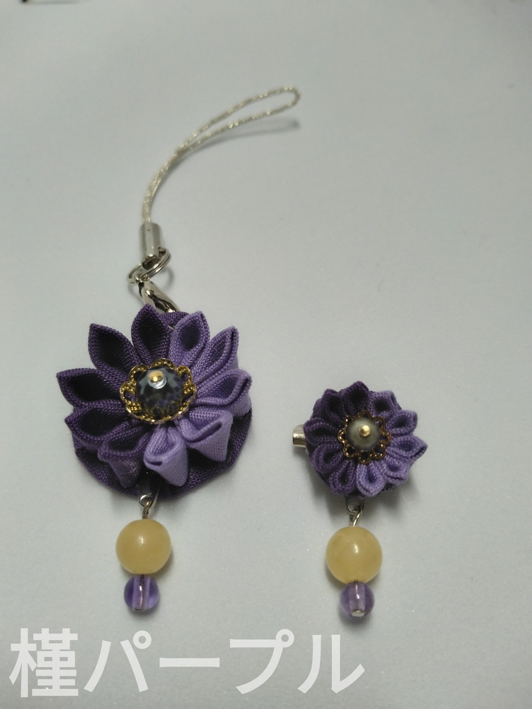 【値下げしました】ドールとお揃いデザインのストラップ&ブローチ