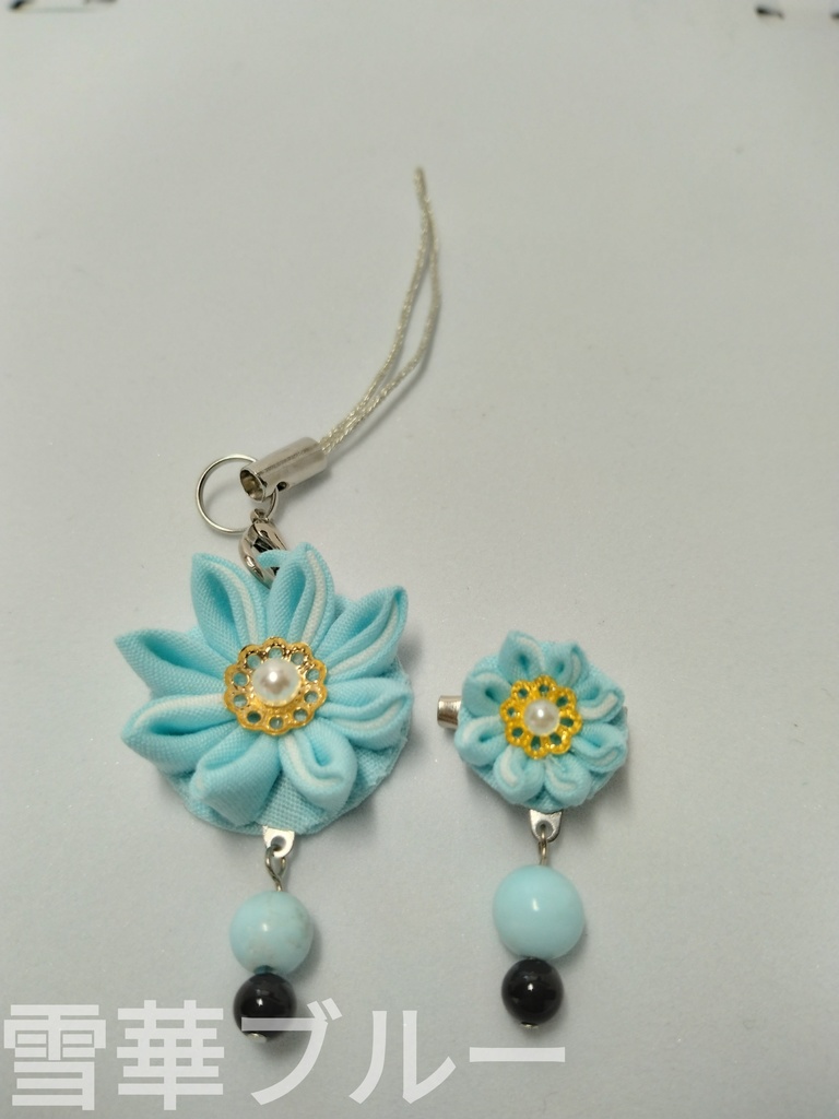 【値下げしました】ドールとお揃いデザインのストラップ&ブローチ