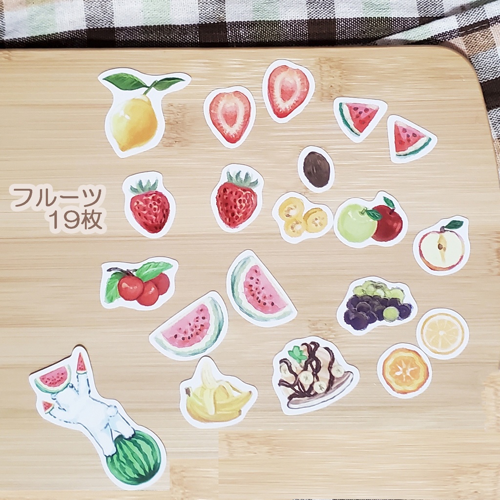 動物とフルーツの小さなフレークシール 37枚 瓶のデザインの袋にギュッと詰めてお届け