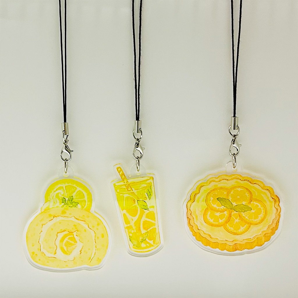 フルーツのスイーツのアクリルキーホルダー🍓🍋🍇