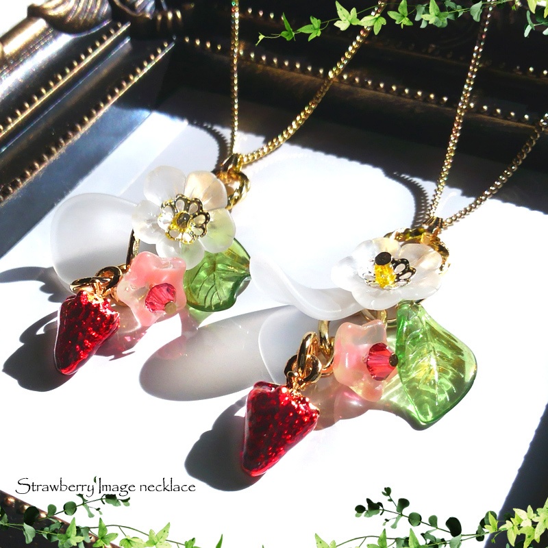 イチゴイメージネックレス