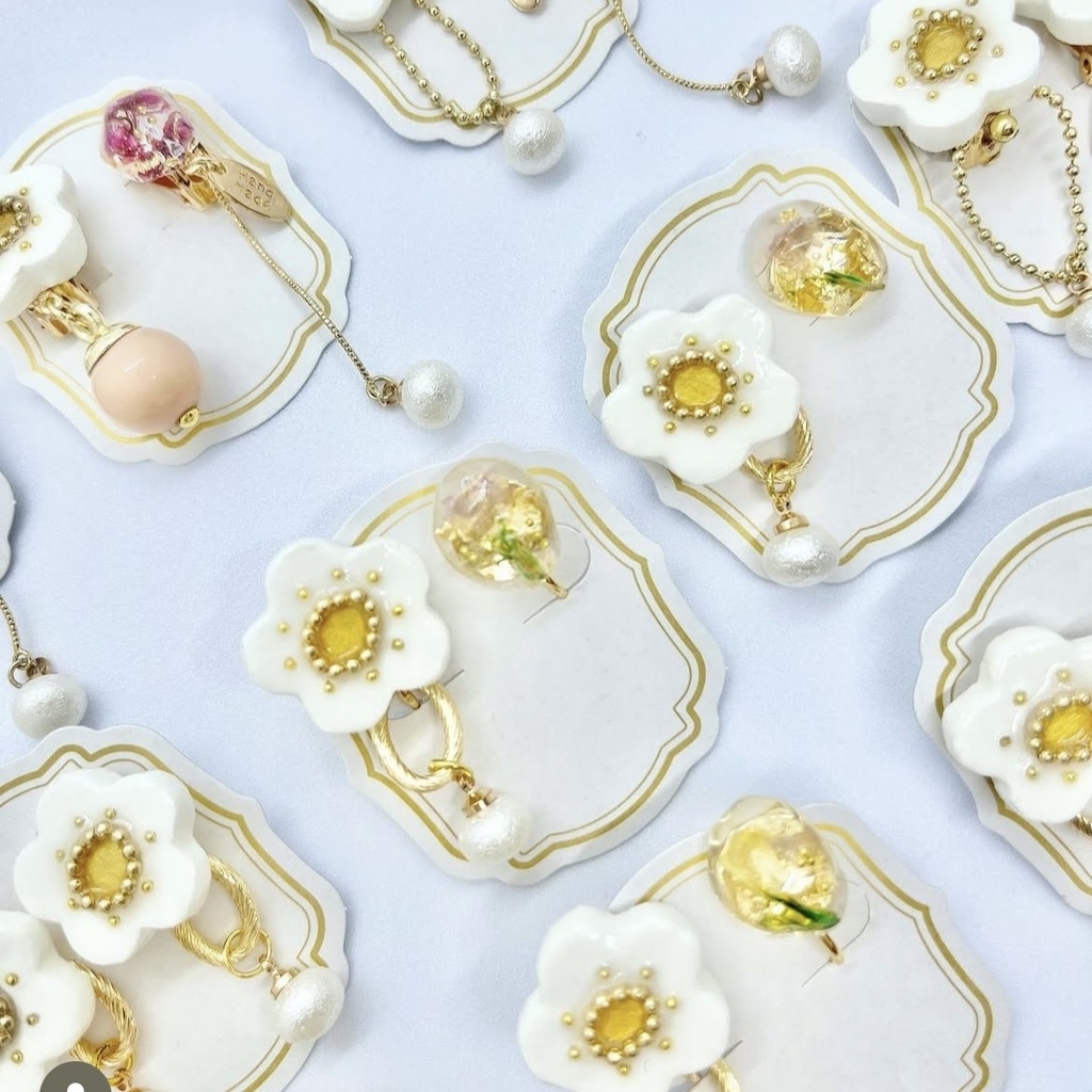 目玉やきの花（ピアス各種）