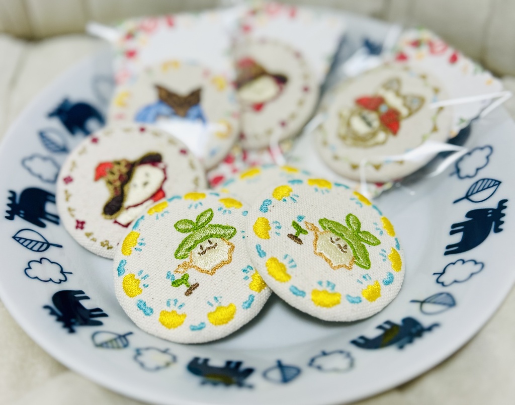 原神 刺繍缶バッジ＊ドゥリン【handmade】