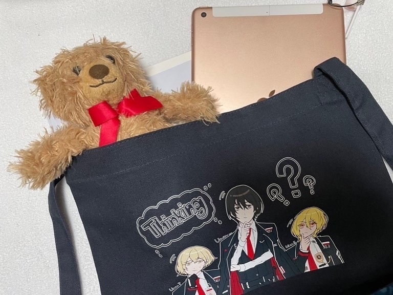 イサン&シンクレア&ドンキホーテのサコッシュ