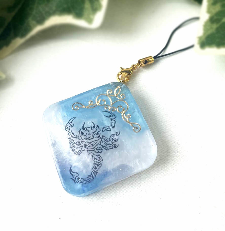 ★コラボ商品★VRChatアバタータトゥーデザインのレジンスラップ★青サソリ