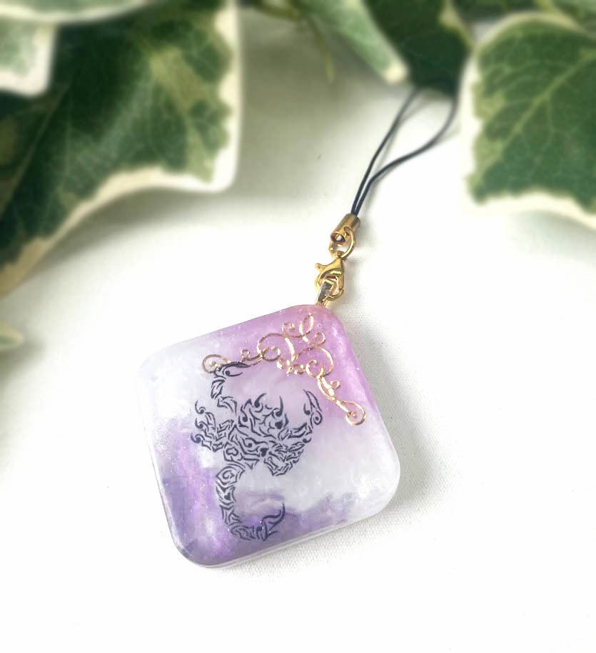 ★コラボ商品★VRChatアバタータトゥーデザインのレジンスラップ★紫サソリ