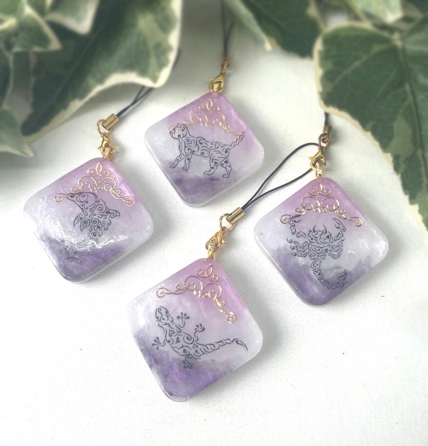 ★コラボ商品★VRChatアバタータトゥーデザインのレジンスラップ★紫サソリ