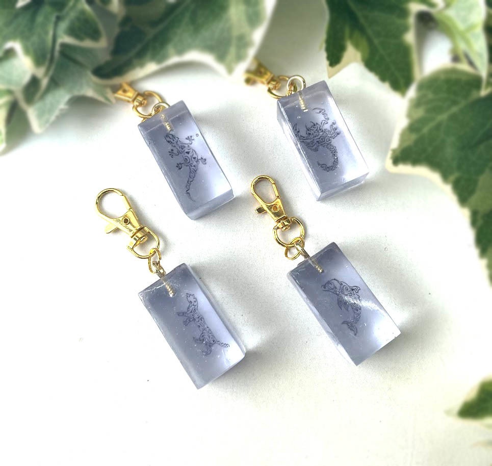 ★コラボ商品★VRChatアバタータトゥーデザインのレジンキーホルダー★サソリ