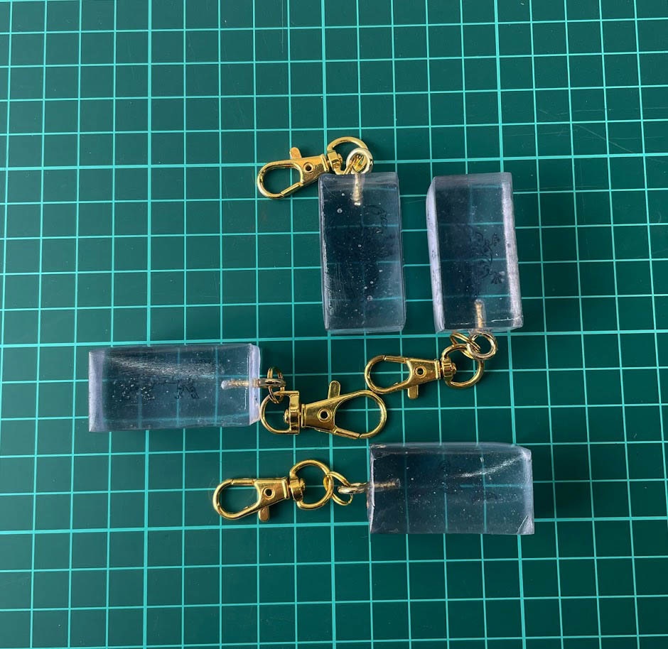 ★コラボ商品★VRChatアバタータトゥーデザインのレジンキーホルダー★イルカ