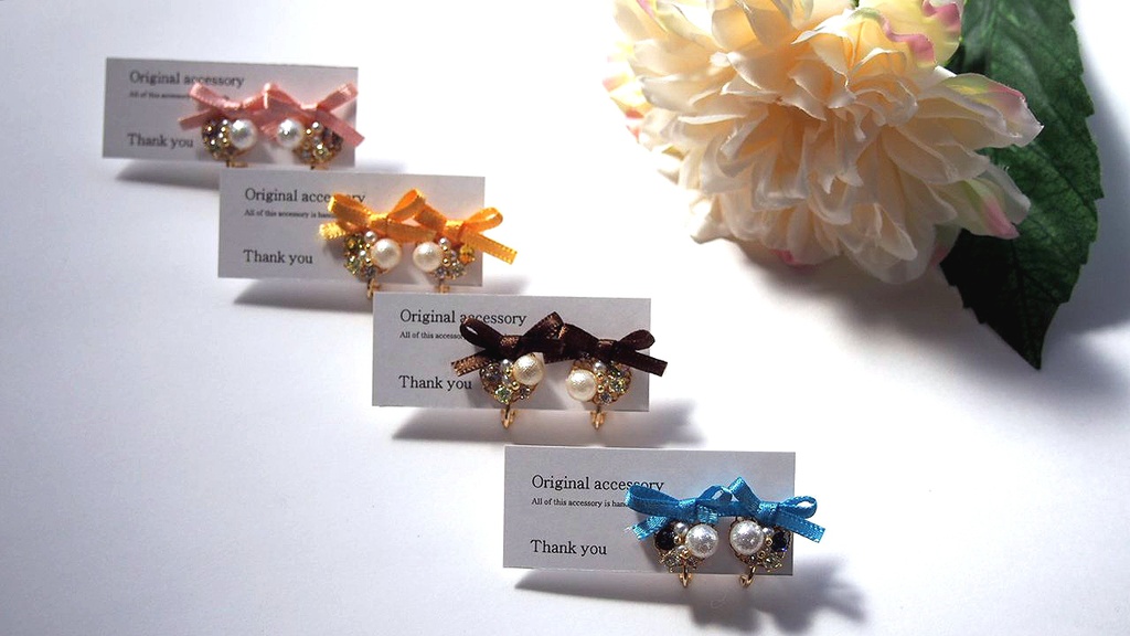 リボンビジューピアス(イヤリング)