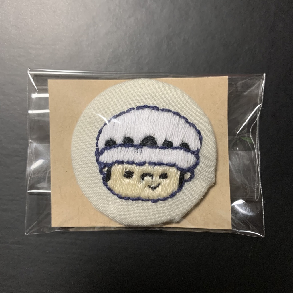 ローさん　刺繍缶バッジ