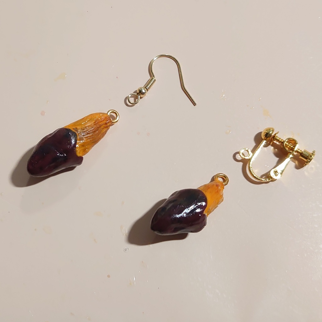 焼き芋ピアスorイヤリング