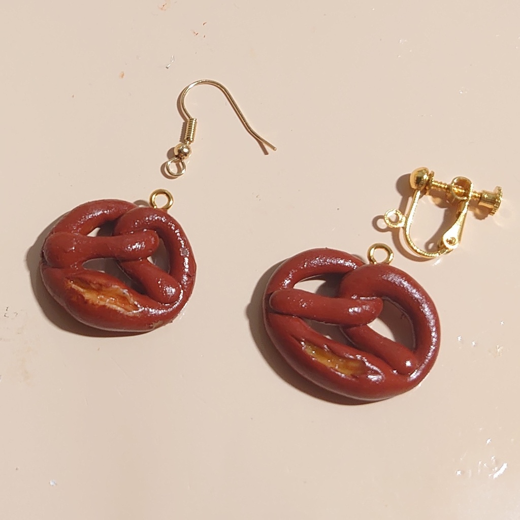 プレッツェルピアスorイヤリング