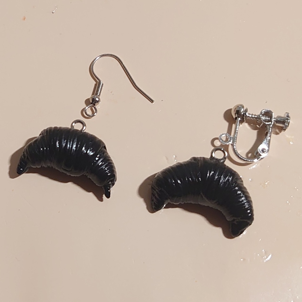 【Darkness Shadow】クロワッサンピアスorイヤリング