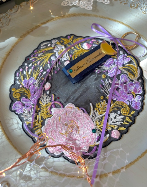刺繍オーナメントチャーム