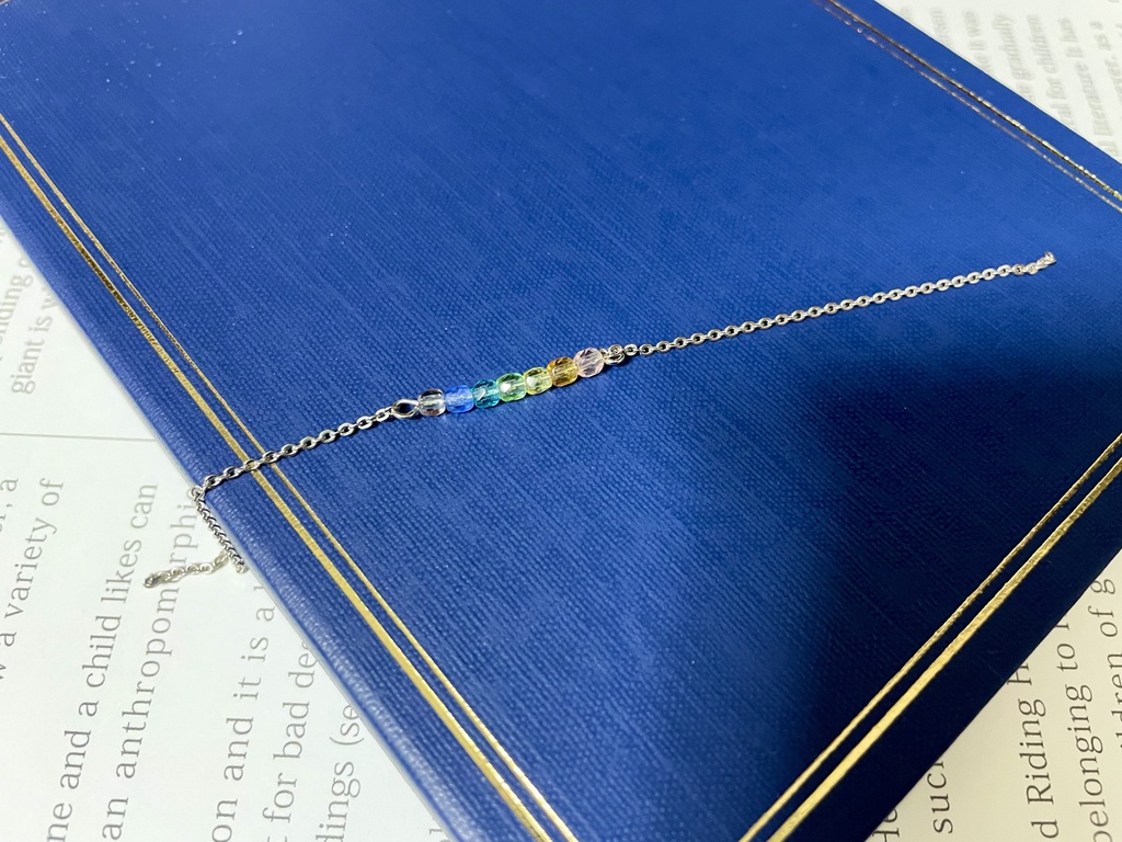 虹のブレスレット