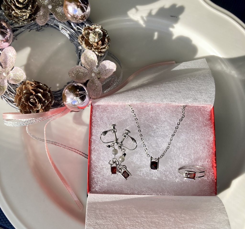 新作 felix (フェリクス)〜幸福〜 winter edition 2025