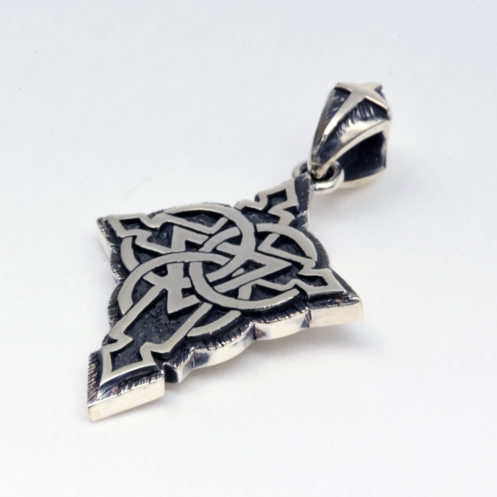 トリニティ総合学園の校章ペンダント(クロス)