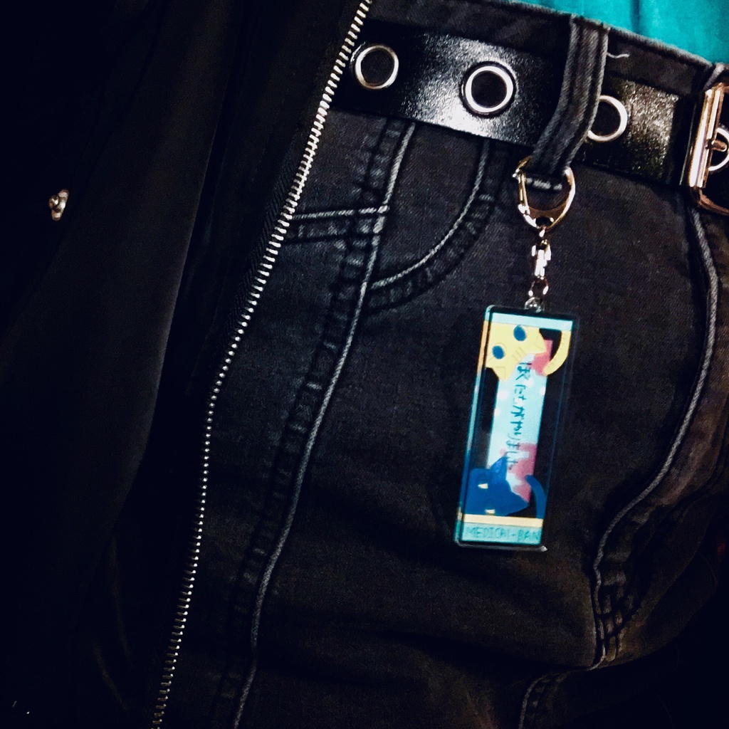 【説明要確認】絆創膏風アクリルキーホルダー