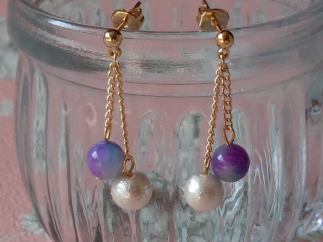 コットンパールとキャンディジェイドのピアス（ラベンダー）