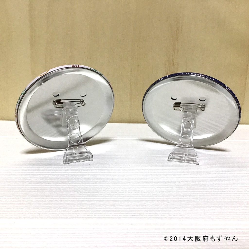 デカデカ缶バッジ(スタンド付)