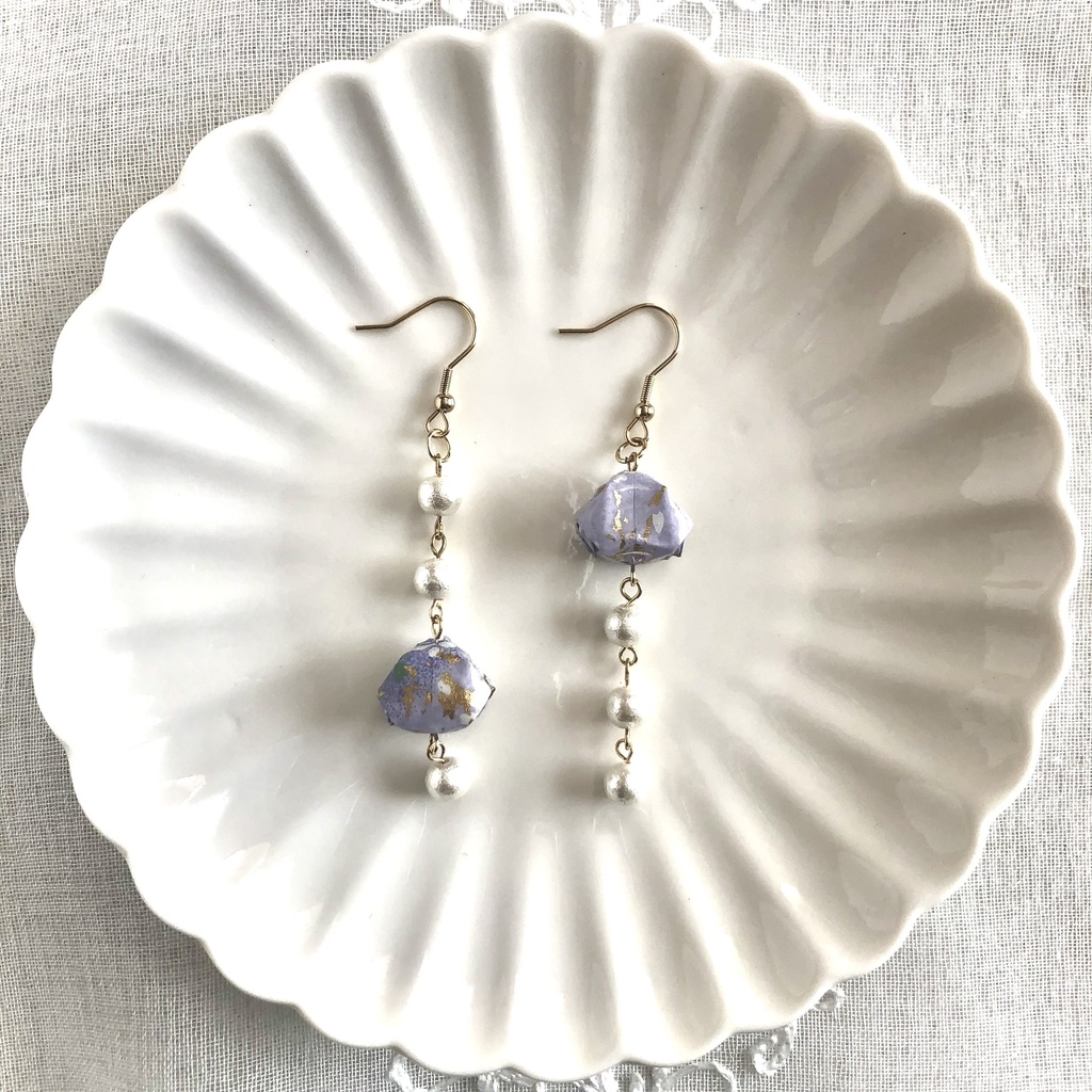 友禅ふうせんとコットンパールのピアス(イヤリング) 青藤色×薄群青