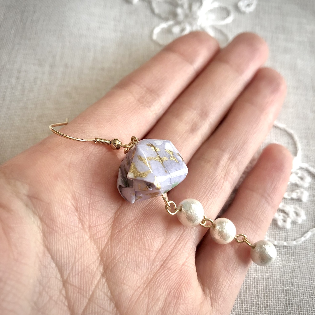 友禅ふうせんとコットンパールのピアス(イヤリング) 青藤色×薄群青