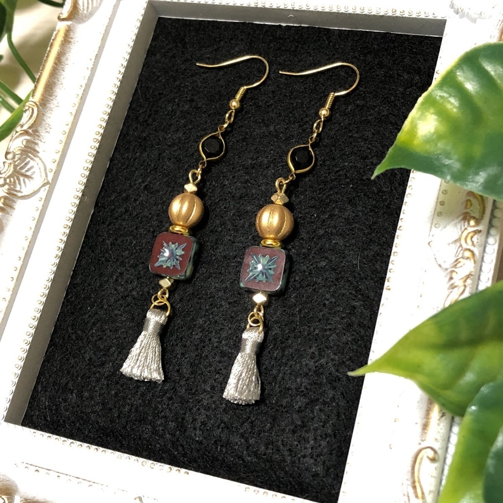 麻天狼イメージピアス