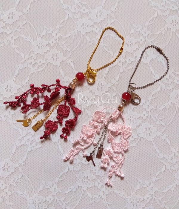血桜の下で　チャームストラップ