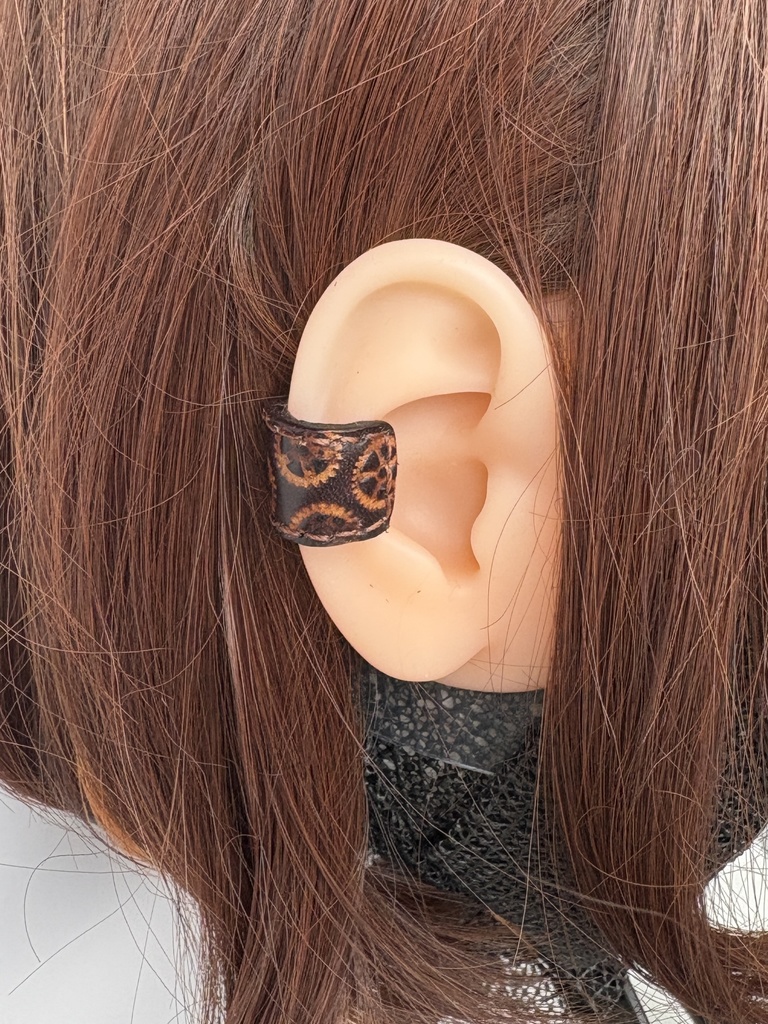 機械仕掛けの静寂レザーカフ