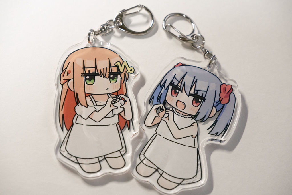 うちの子アクリルキーホルダー(白ワンピ)