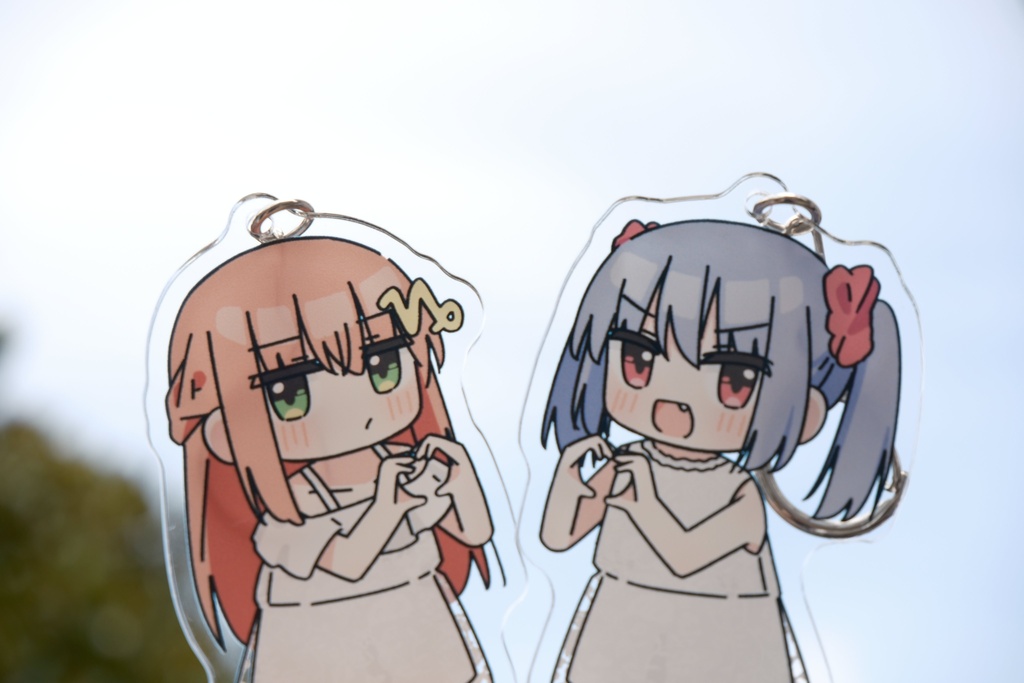 うちの子アクリルキーホルダー(白ワンピ)