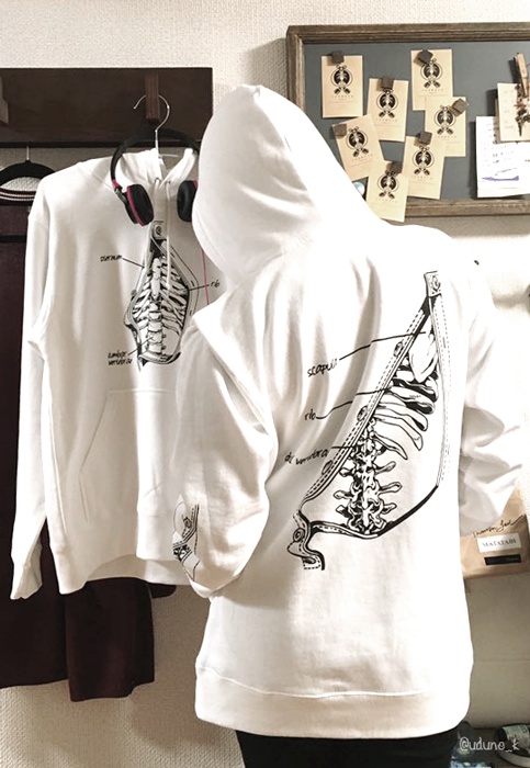 【再版予定有】骨パーカー