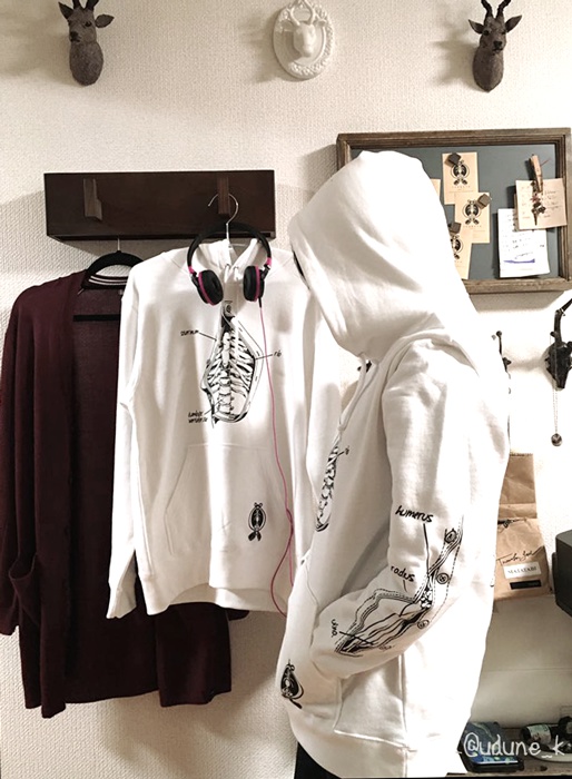 【再版予定有】骨パーカー