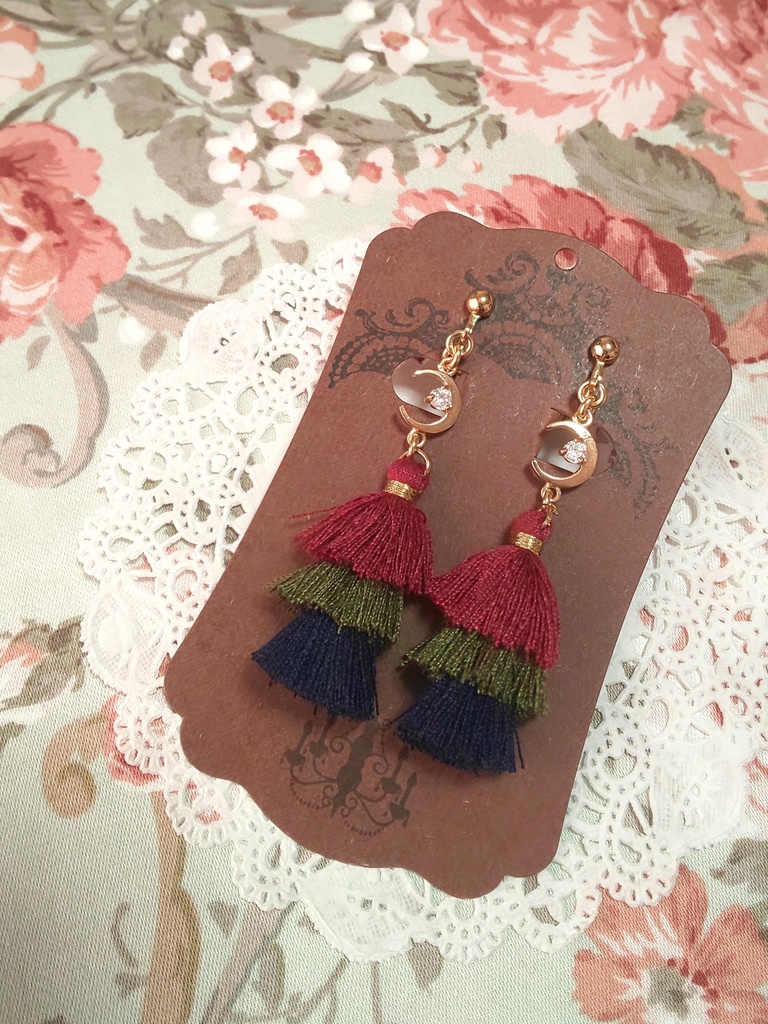 紅月イメージピアス・イヤリング