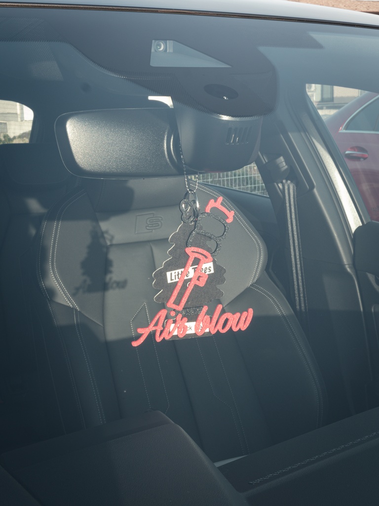 ツリー型芳香剤アクセサリー エアサスブロー レッド×ブラック