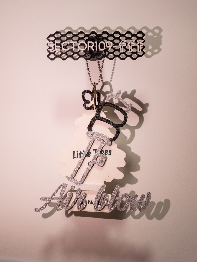 ツリー型芳香剤アクセサリー エアサスブロー シルバー×ホワイト