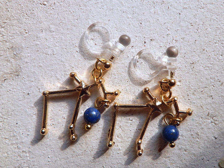 3D星座とちょっぴりよい石のイヤリング*射手座とラピスラズリ