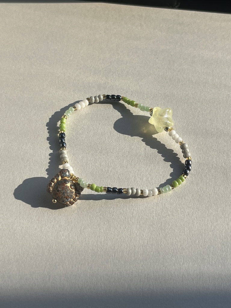 【アロマンティックフラッグ】星を望む蟹のブレスレット Aromantic flag color