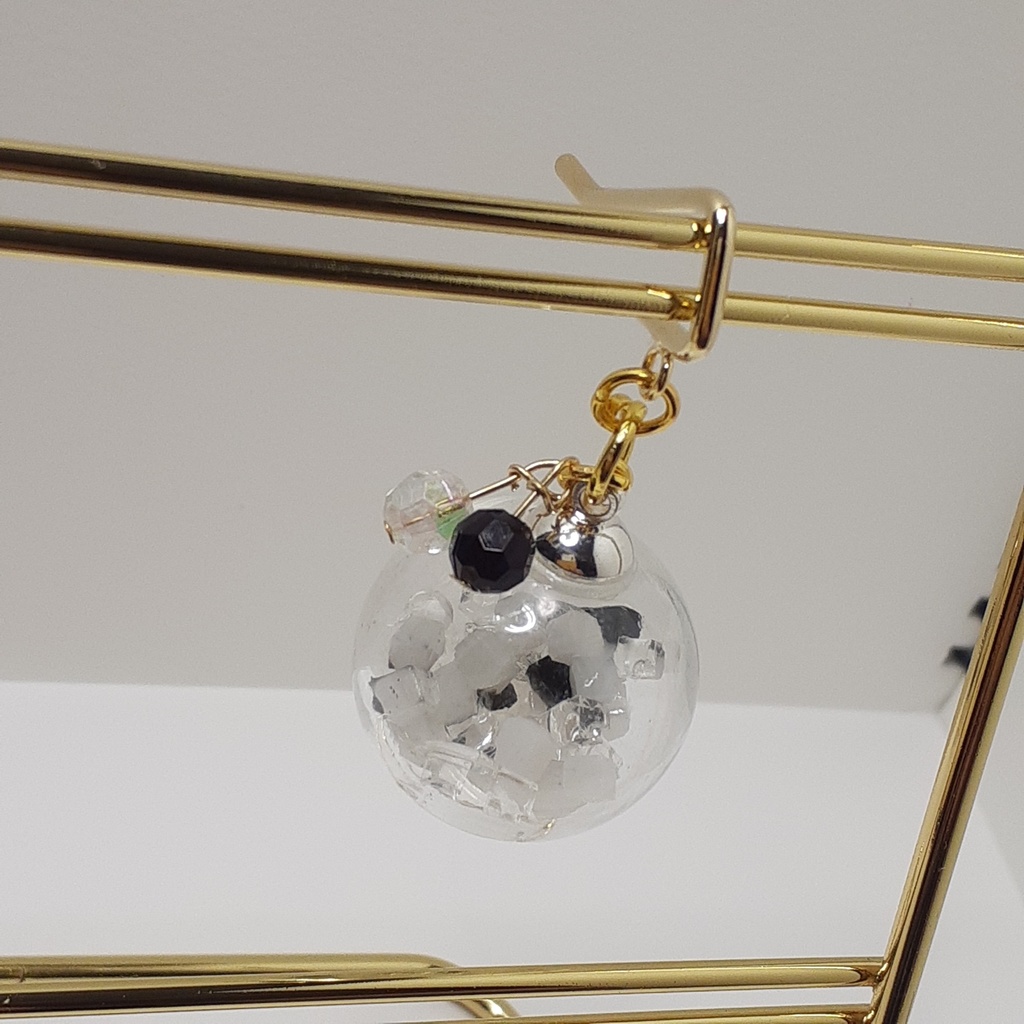 ガラスドームポニーフック　白色と黒色