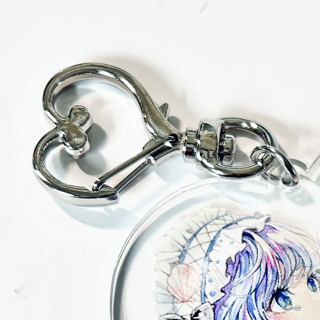 【新作】ハート型アクリルキーホルダー