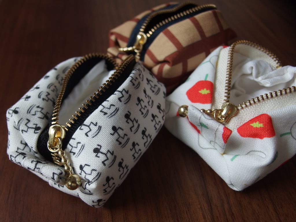 金カムミニポーチ