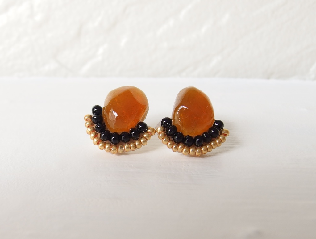 【龍如】カボションビーズピアス